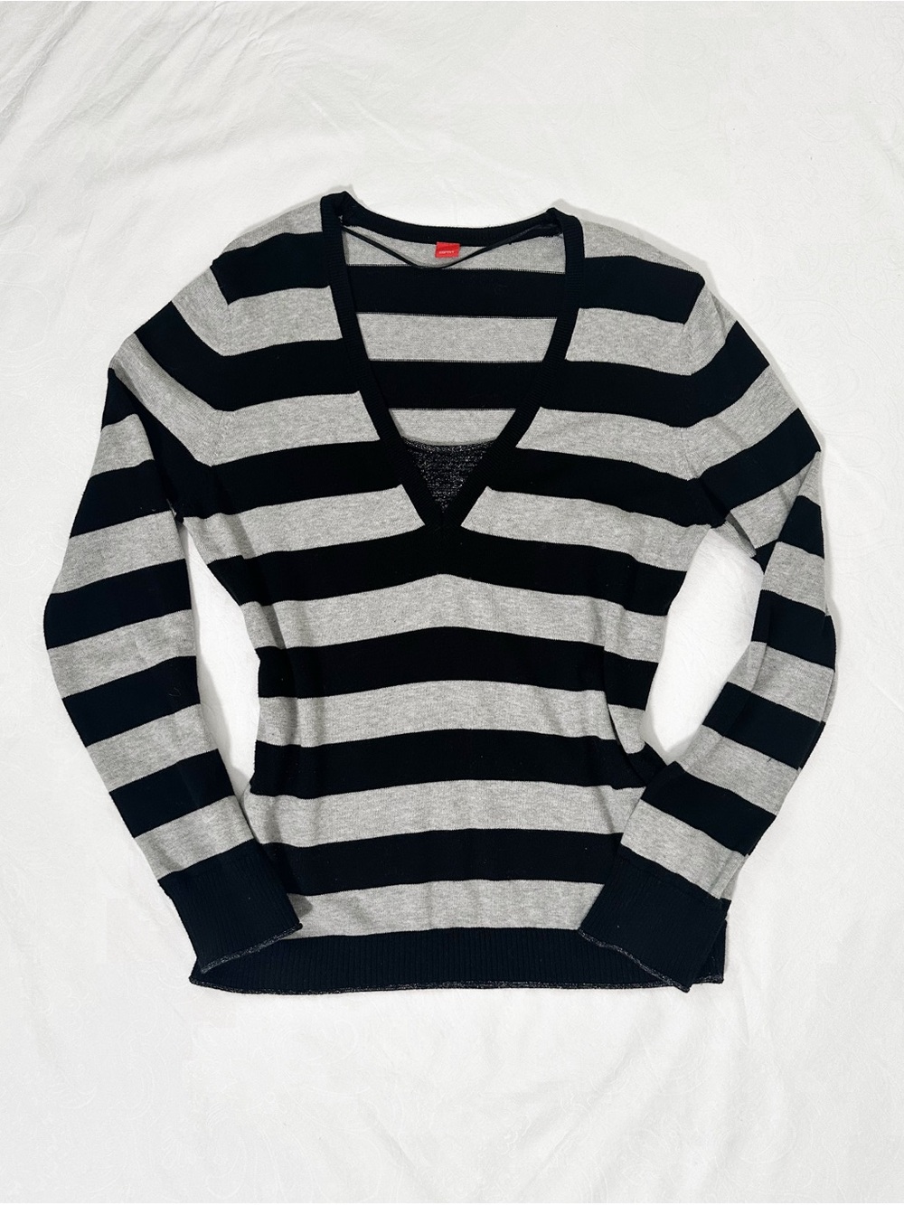 Y2K Esprit Black & Gray Striped V-Neck Women Long Sleeve